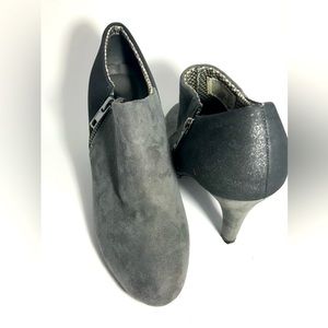 Two-Tone Heeled Ankle Grey Booties | Size 5.5